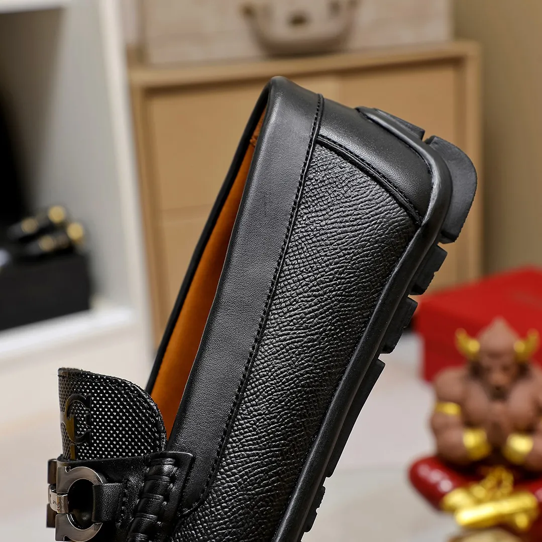 Men's shoes 💰360 🕷🕷【Ferragamo】Ferragamo Popular fashionable casual slip-on shoes🇨🇳Official website counter 1:1 production, original mold opening💯Good quality visible, imported high-end first-layer calfskin, luxurious pigskin lining🌿Very clear texture, high-quality waterproof, non-slip and wear-resistant outsole🎋High quality and low price, truly handmade🍓2 colors, code number 38-45